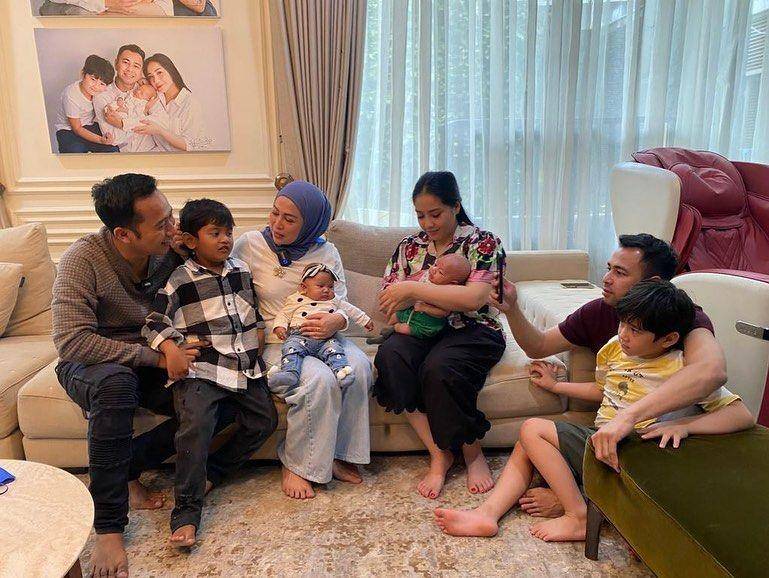 Keluarga Denny Cagur dan Raffi Ahmad (instagram.com/shantydenny)