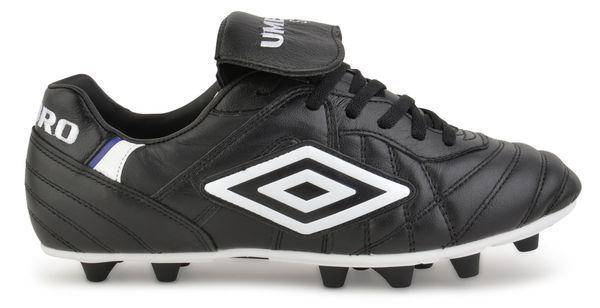 Sepatu bola Umbro (umbro.co.uk)