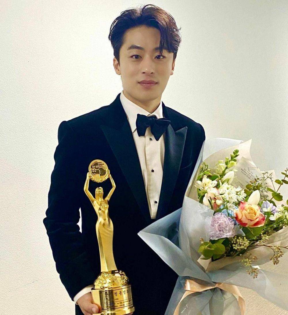 Goo Kyu Hwan (instagram.com/namooactors)