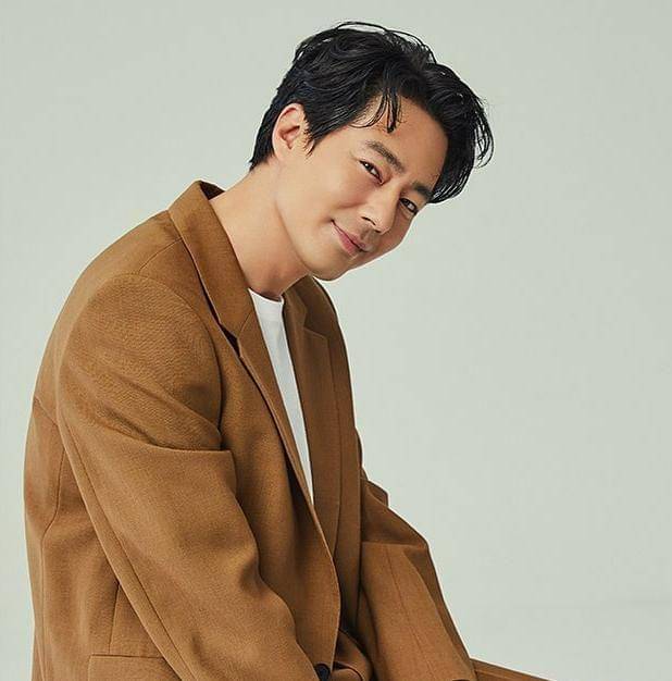 Jo In Sung (instagram.com/iokcompany)