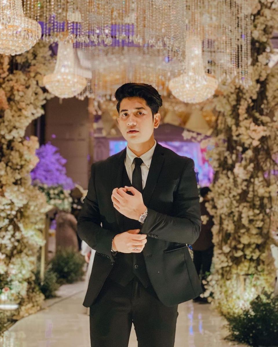 Zikri Daulay Minta Maaf Usai Video Mesranya Dikritik