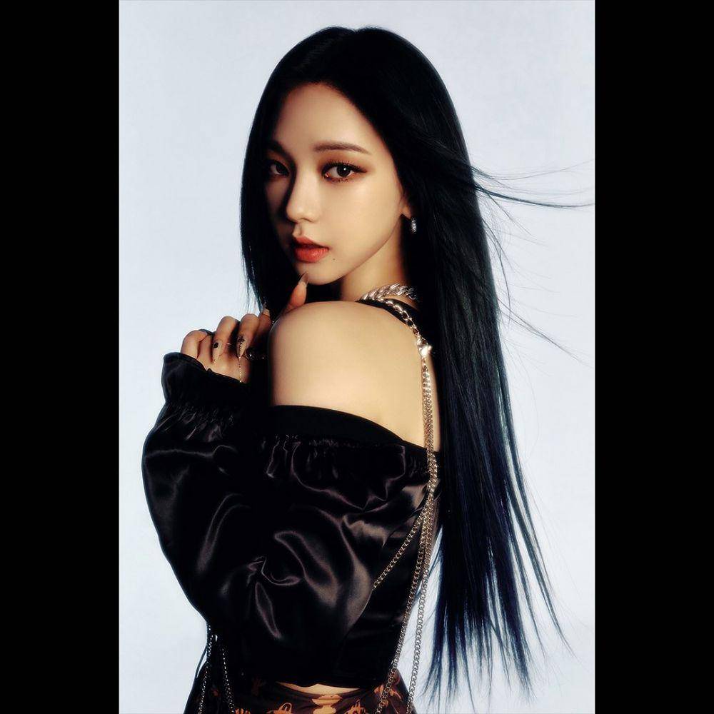 Karina Girls On Top (instagram.com/smtown)