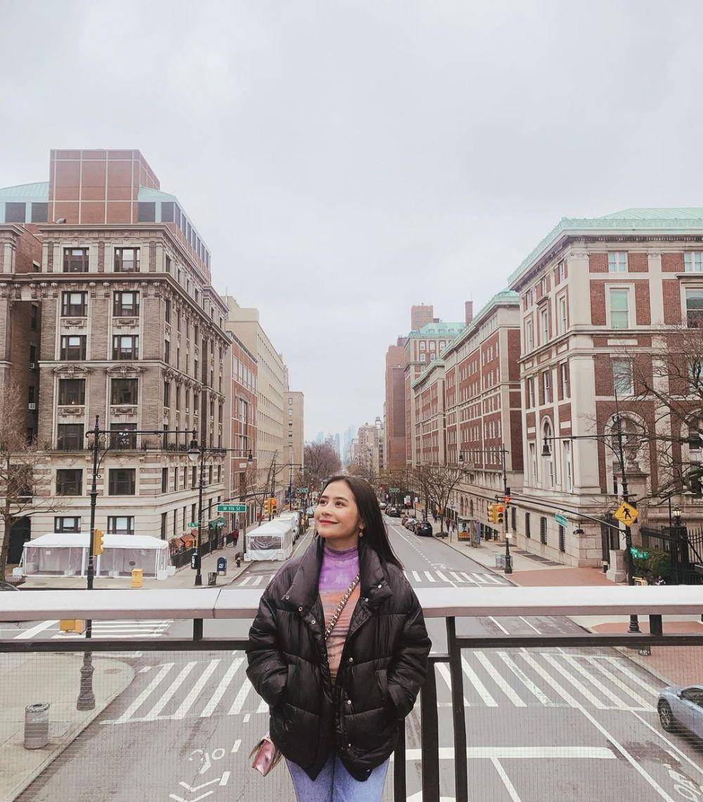prilly latuconsina (instagram.com/prillylatuconsina96)