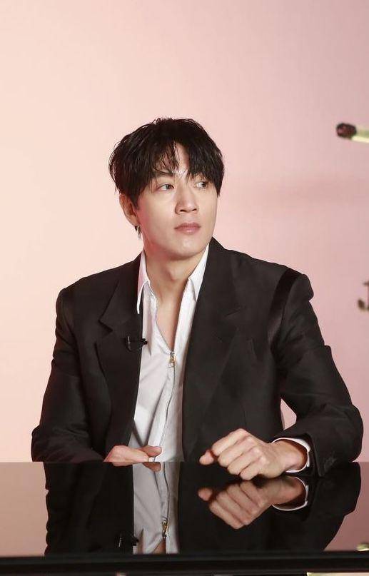 Kim Rae Won (instagram.com/hbent_official)