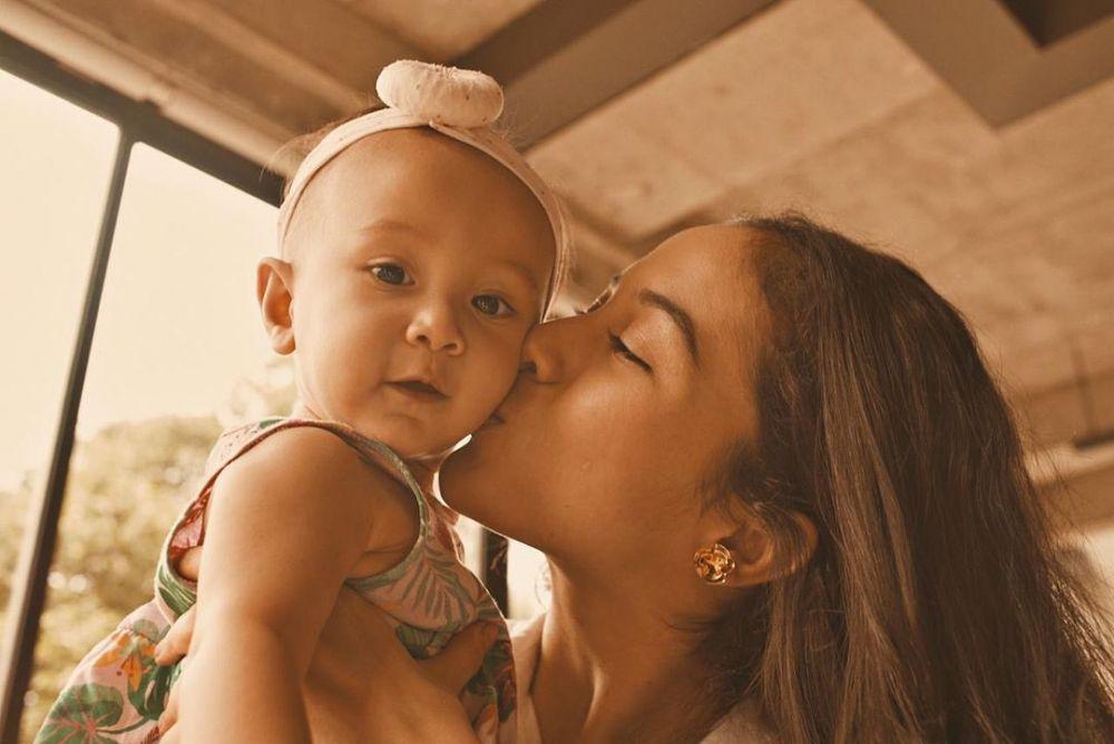 9 Potret Anak Kandung Putri Marino di Dunia Nyata, Surinala Carolina!
