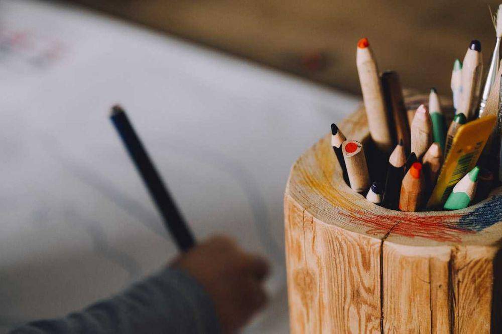 ilustrasi pensil (unsplash.com/markus spiske)