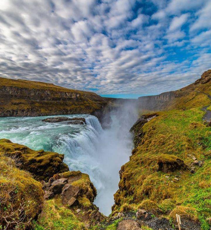 Air Terjun Gullfoss (instagram.com/walk_aholics)