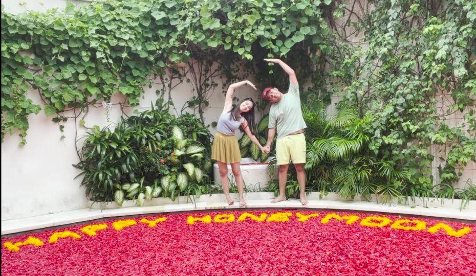potret honeymoon Joshua dan Clairine Clay (dok. YouTube/Jojo and Clay)