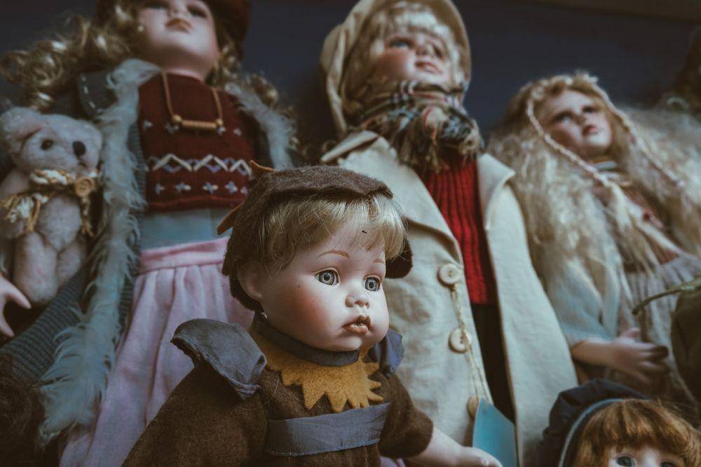 ilustrasi spirit doll (pexels.com/İsra Nilgün Yılmaz)