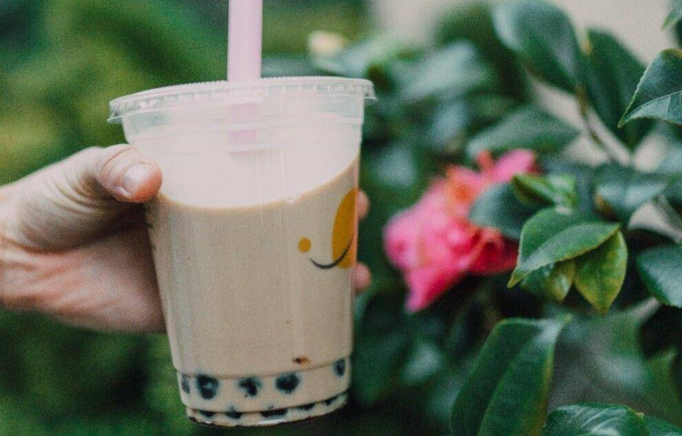 ilustrasi pop ice boba (pexels.com/RODNAE Productions)