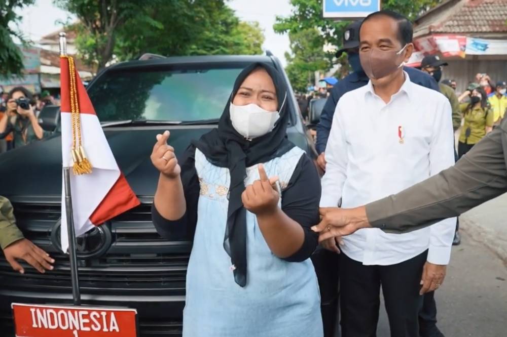 Presiden Jokowi bertemu pedagang di Pasar Gemolong dan Purwodadi (youtube.com/Sekretariat Presiden)