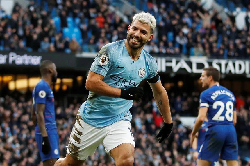 Sergio Aguero merayakan hattrick ke gawang Chelsea. (premierleague.com)