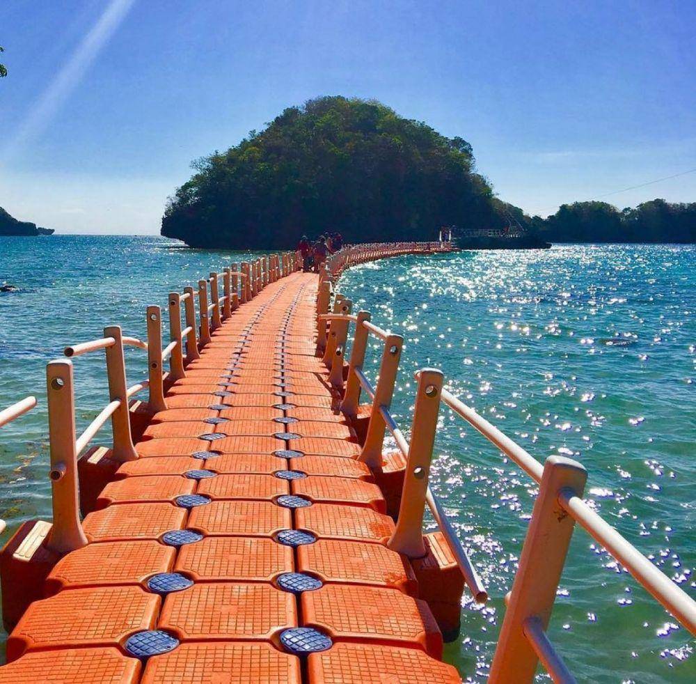 Hundred Islands di Kota Alaminos, Filipina (instagram.com/itsvicent_notvincent)