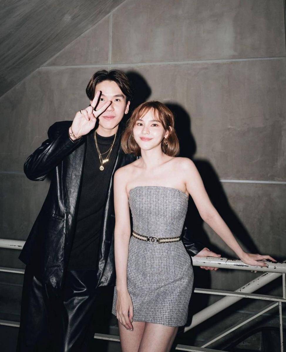 MEYOU dan Aom Sushar (instagram.com/mew)