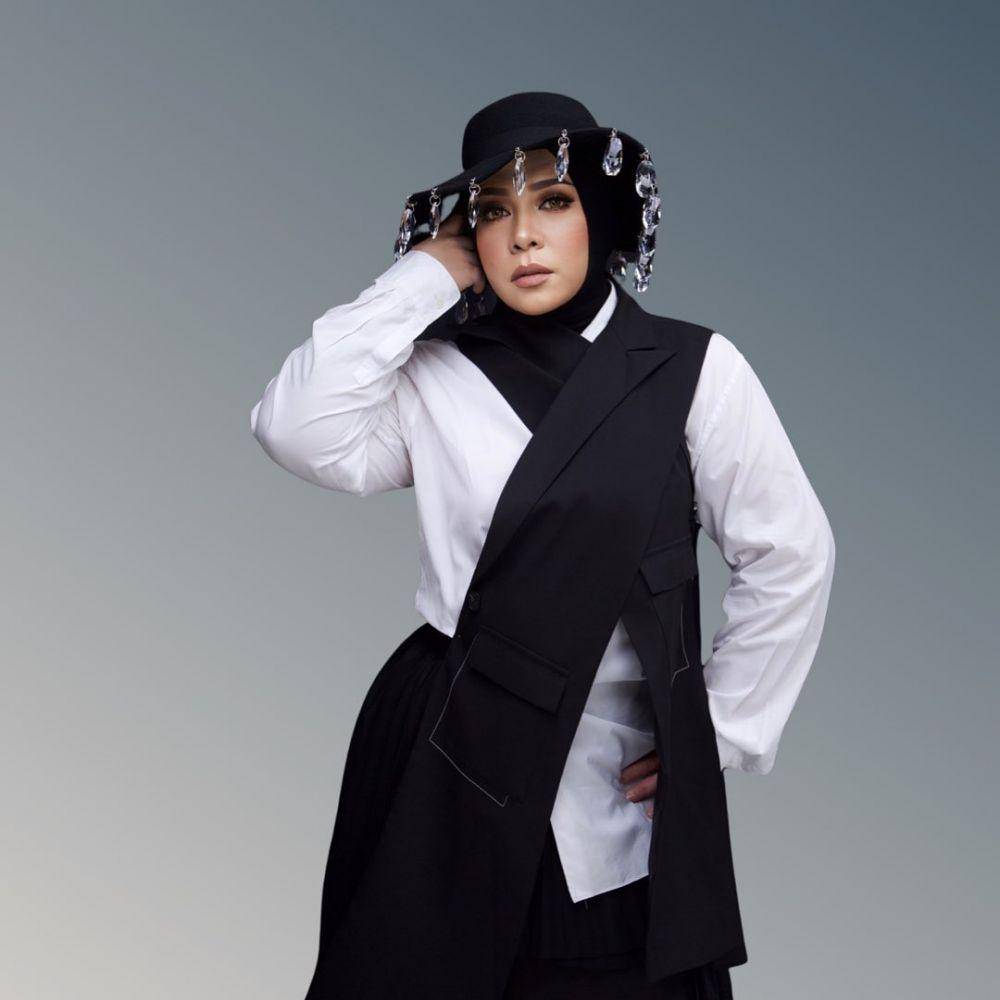 Melly Goeslaw (instagram.com/melly_goeslaw/)