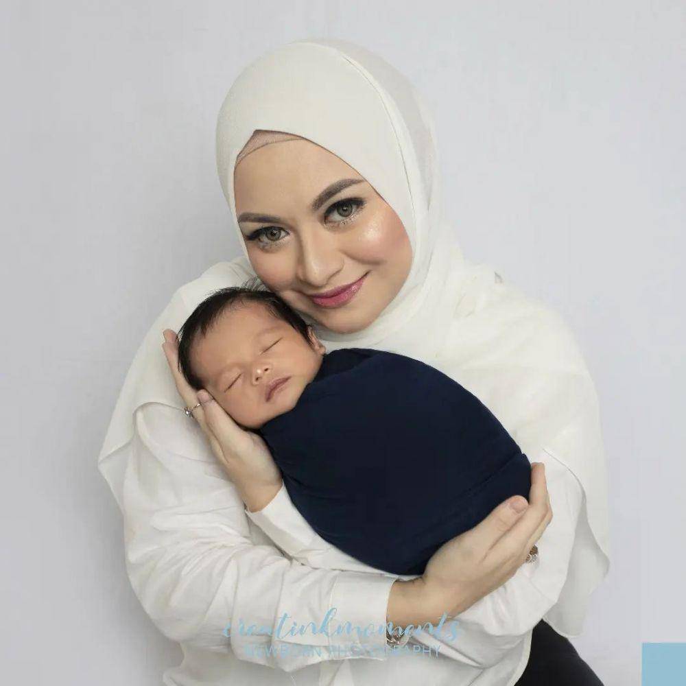potret Baby Adzam saat lakukan pemotretan bareng sang ibunda (instagram.com/creatinkmoments)