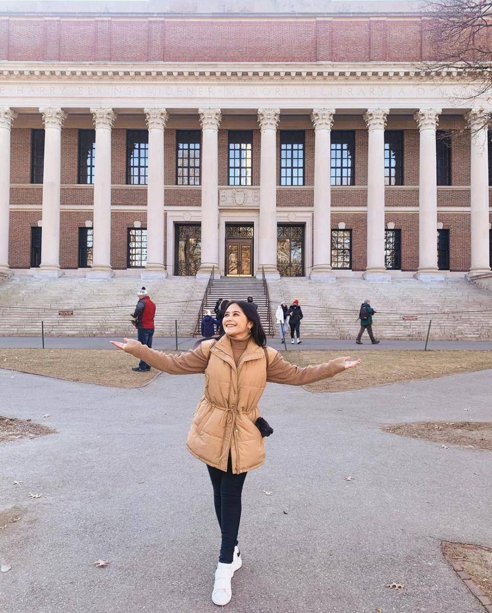 prilly (instagram.com/prillylatuconsina96)