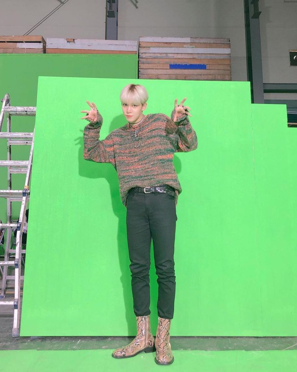 Gaya busana Yunho ATEEZ (instagram.com/ateez_official_)