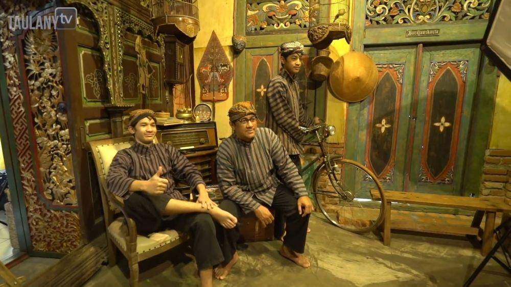 pemotretan keluarga Andrea Taulany (youtube/taulany tv)