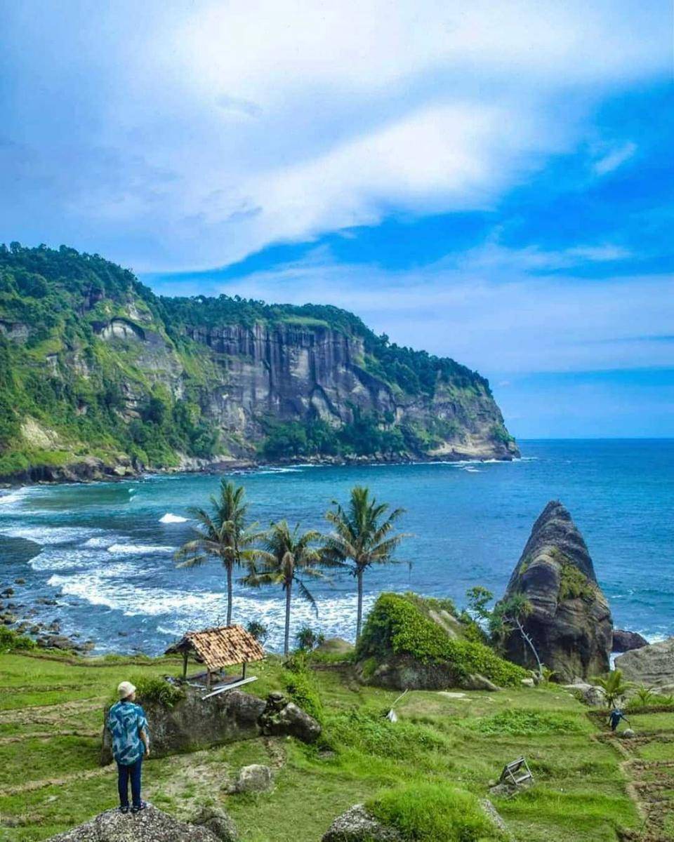Pantai Sangklehan (instagram.com/jatim_istimewa)