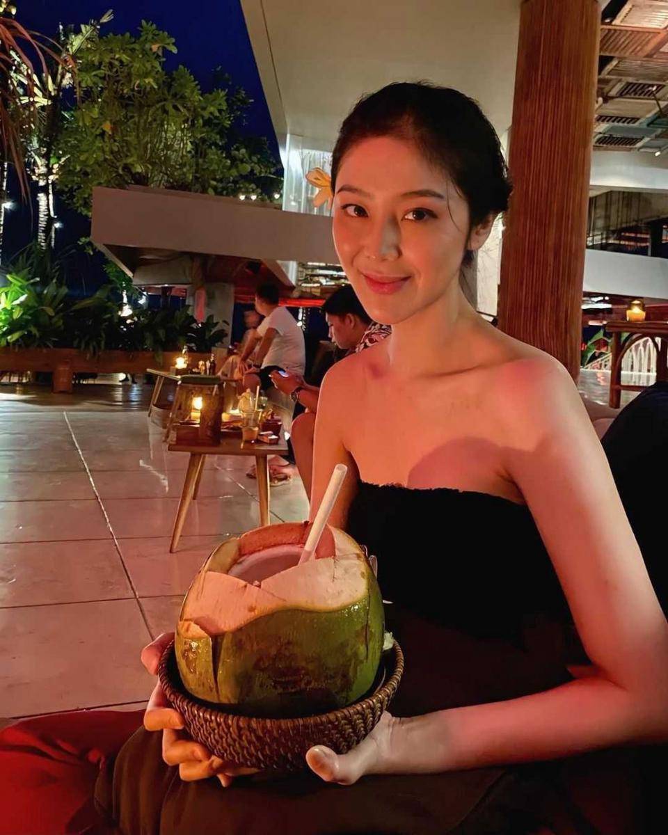 Putu Ayu Saraswati (instagram.com/ayusarasw)