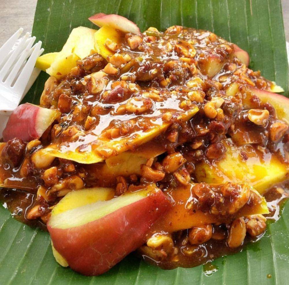 rujak buah medan (instagram.com/lyd_christ)