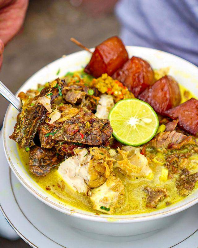 gambar Soto kuning Pak Yusup (instagram.com/the.lucky.belly)