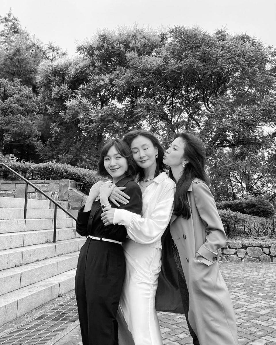 Choi Hee Seo, Park Hyo Joo, dan Song Hye Kyo (instagram.com/nowwearebreakingup_official)