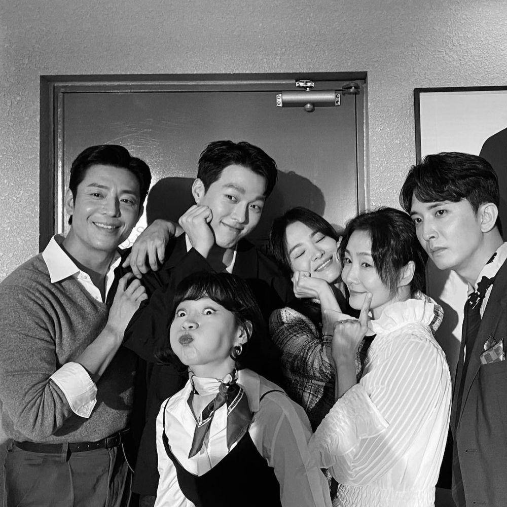 Kim Joo Hun, Jang Ki Yong, Choi Hee Seo, Song Hye Kyo, Park Hyo Joo, dan Yoon Na Moo (instagram.com/nowwearebreakingup_official)