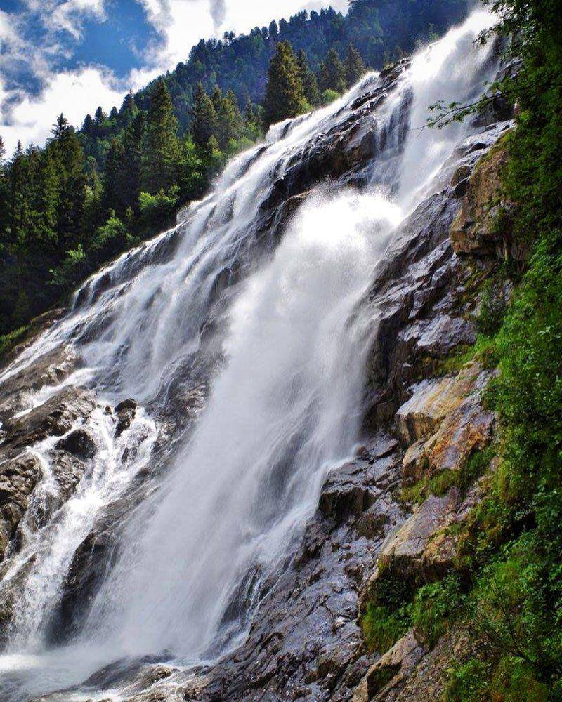 Air Terjun Grawa (instagram.com/christelle.travel)