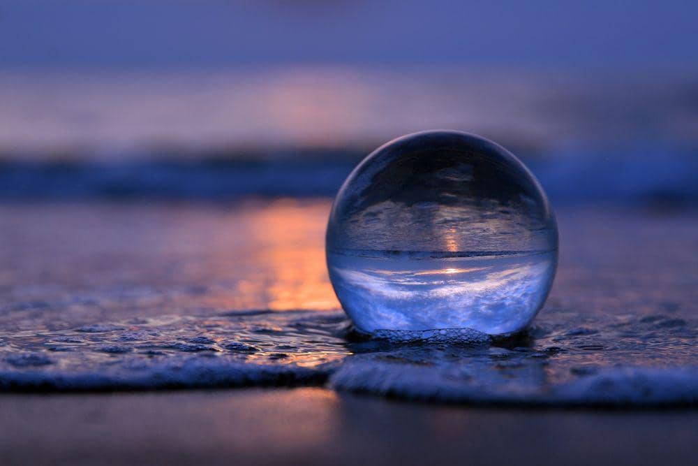ilustrasi bola kristal (pixabay.com/Stefan Vögeli)