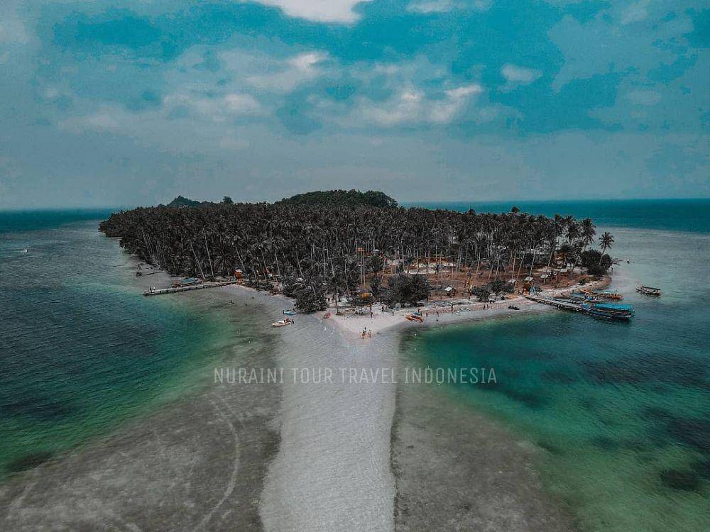 Pulau Mahitam Pesawaran. (Instagram.com/nurainitourandtravel.official)
