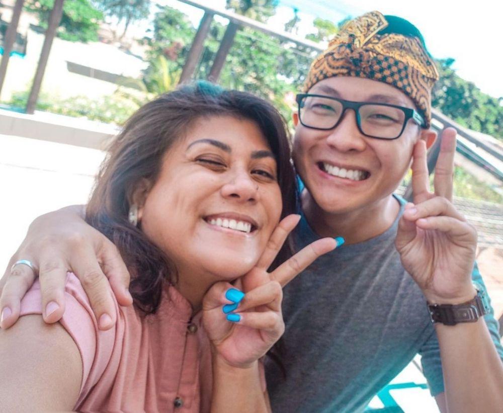 Lagi Hamil, 9 Potret Mesra Regina Indonesian Idol dan Suami Tercinta
