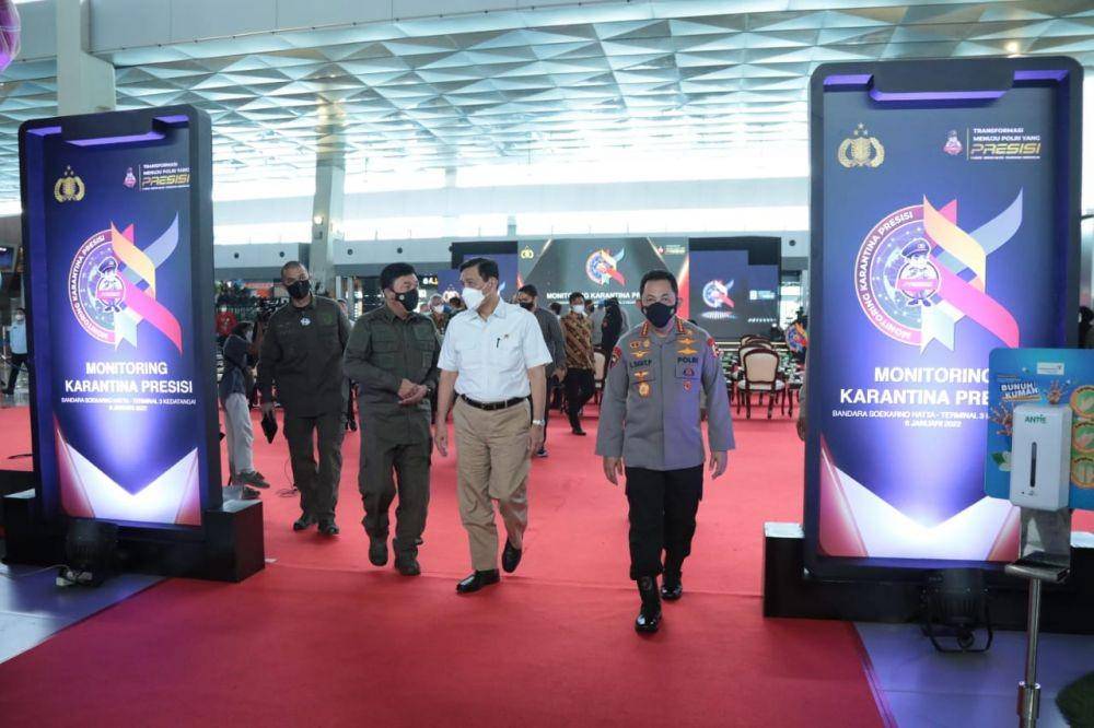 Kapolri Jendral Pol Listyo Sigit luncurkan Aplikasi Monitoring Karantina Presisi di Bandara Soekarno-Hatta, Kamis (6/1/2022). (dok. Humas Polri)
