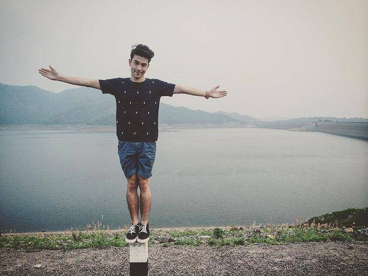 Inspirasi outfit celana pendek ala Tommy Sittichok (instagram.com/tommysittichok)