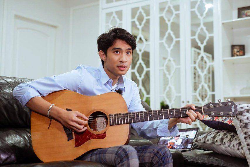 Devano Danendra (instagram.com/devdanendra)