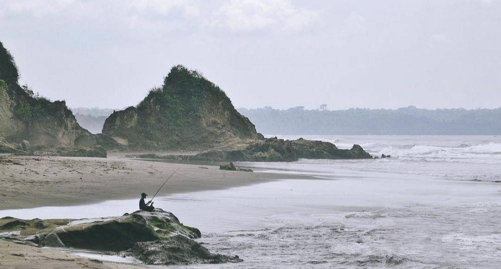 Pantai Karang Nini (instagram.com/_bajoe)