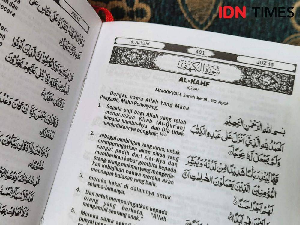 ilustrasi Al Qur'an surat Al Kahf (IDN Times/Langgeng Irma)