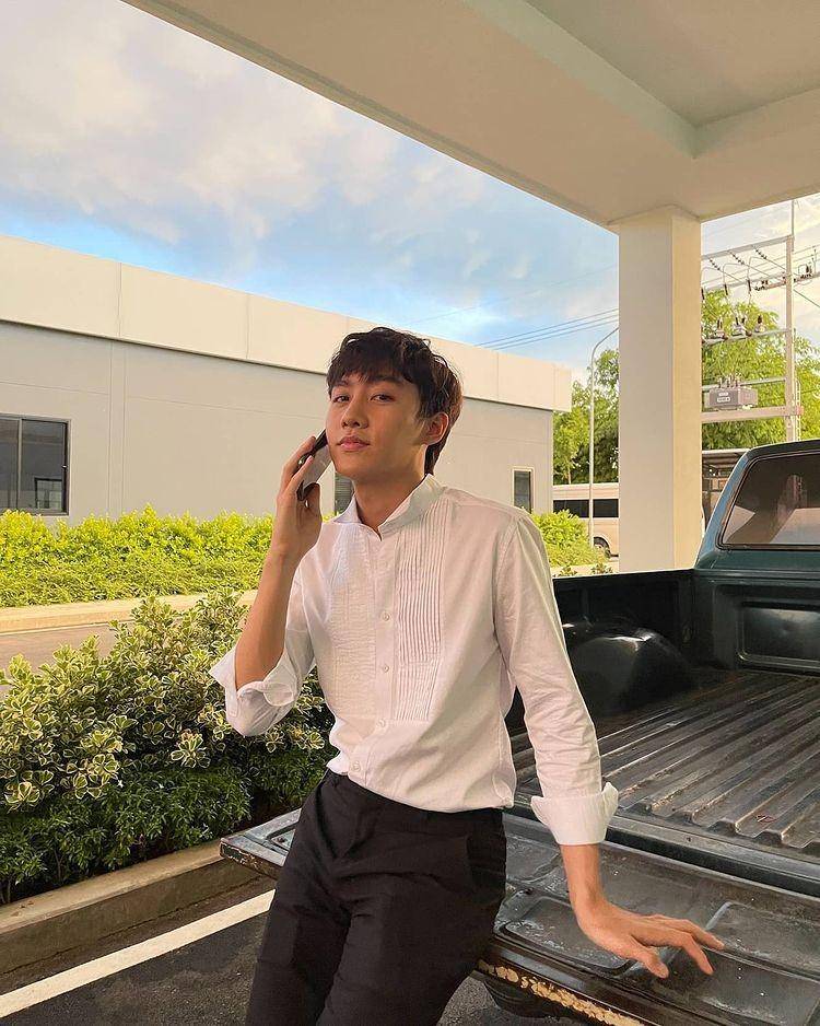 Ide outfit simpel dan elegan ala aktor Thailand Mark Siwat (instagram.com/marksiwat)