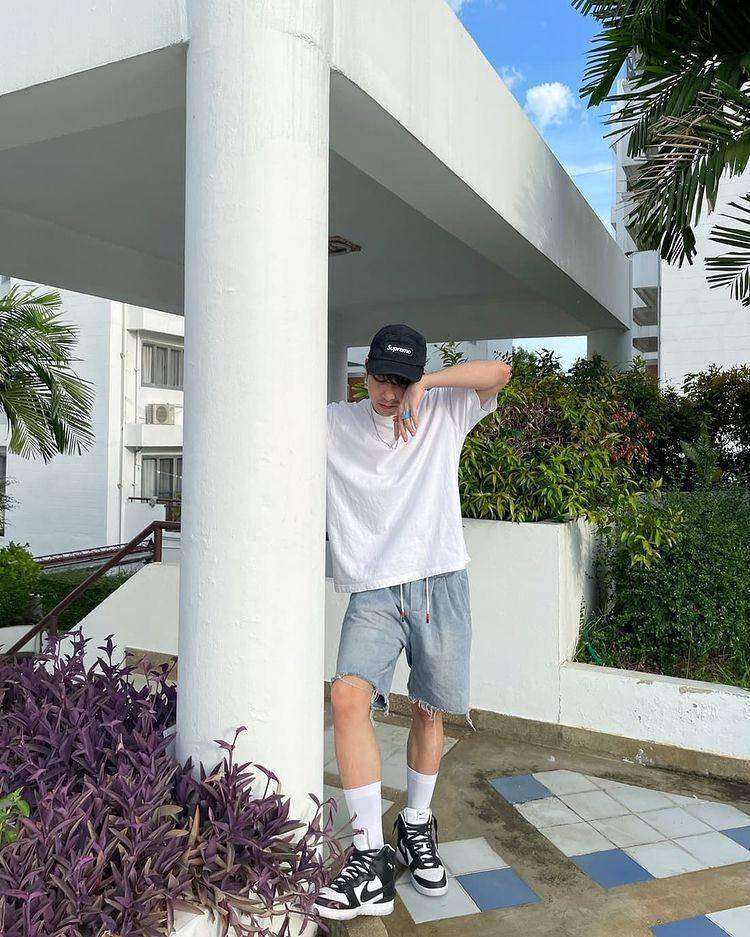 Inspirasi outfit celana pendek ala Tommy Sittichok (instagram.com/tommysittichok)