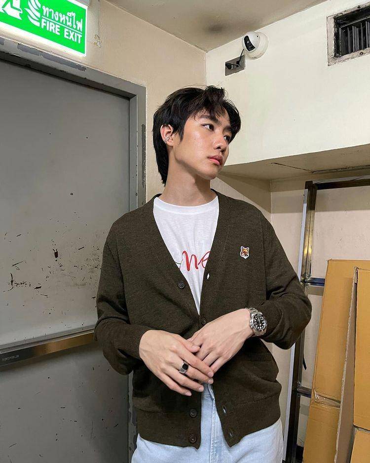 Ide outfit simpel dan elegan ala aktor Thailand Mark Siwat (instagram.com/marksiwat)
