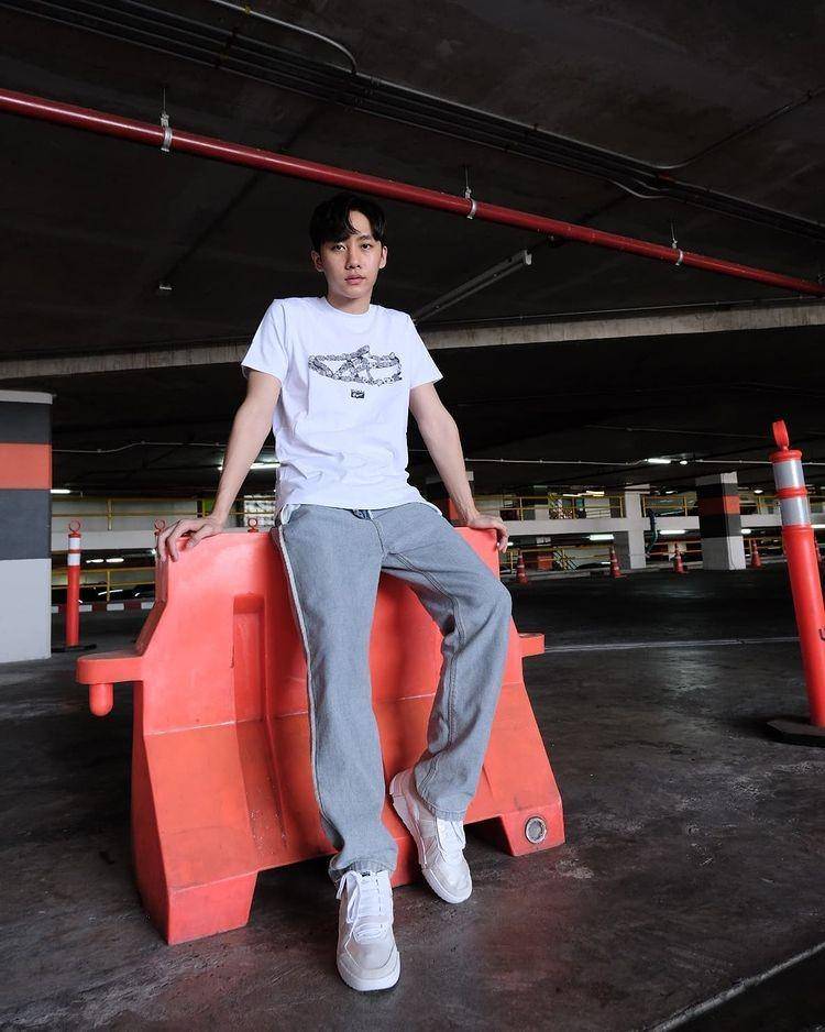 Ide outfit simpel dan elegan ala aktor Thailand Mark Siwat (instagram.com/marksiwat)