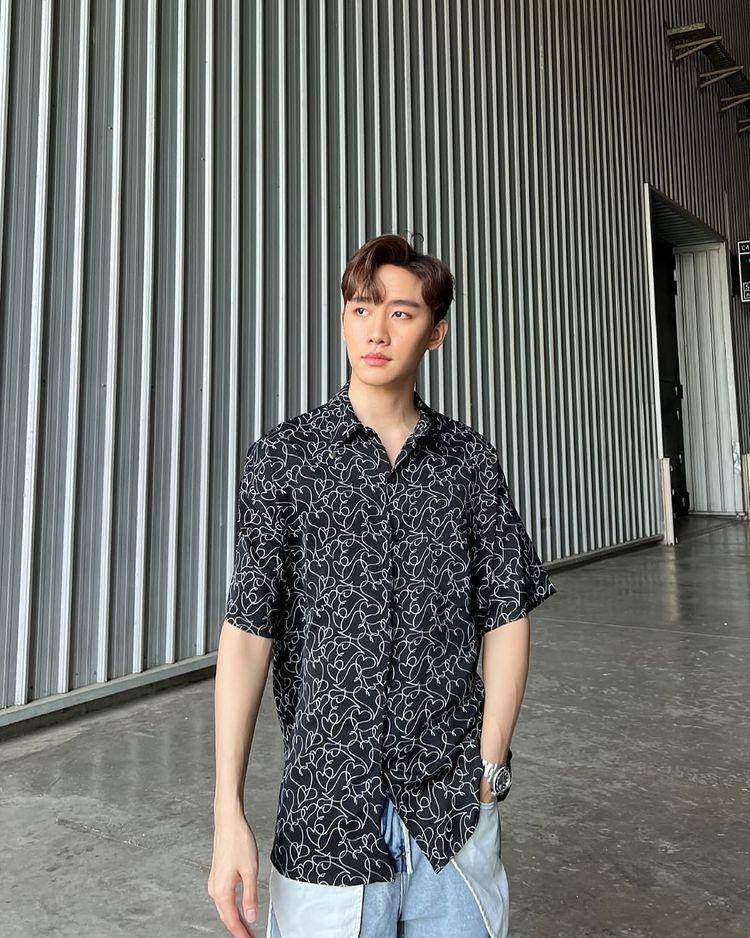 Ide outfit simpel dan elegan ala aktor Thailand Mark Siwat (instagram.com/marksiwat)