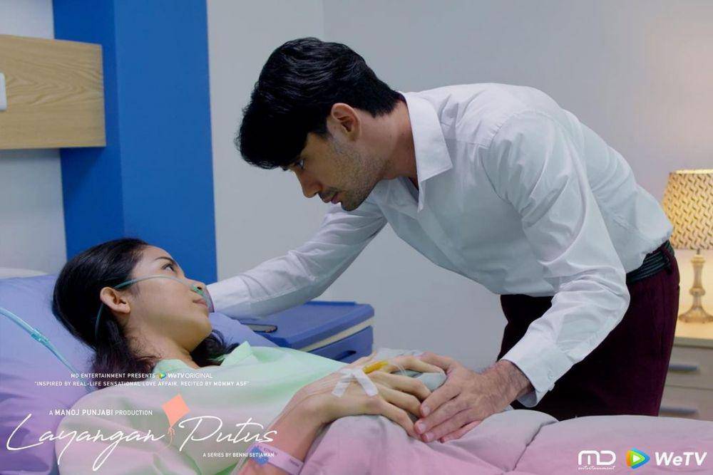 kemesraan Putri Marino dan Reza Rahadian di series Layangan Putus (dok. MD Entertainment/Layangan Putus)