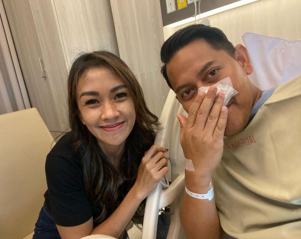 5 Potret Melanie Putria Temani Calon Suami Operasi Pengangkatan Tumor
