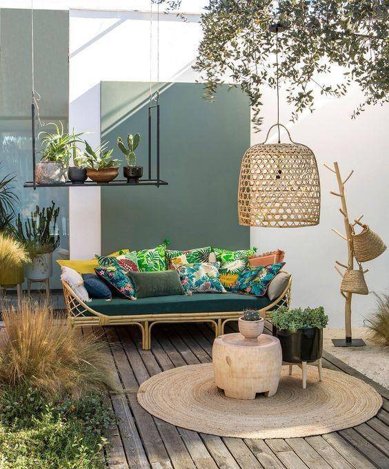 Desain Teras dengan Sentuhan Tropis ala Villa (pinterest.com/Imelda Parrenas)