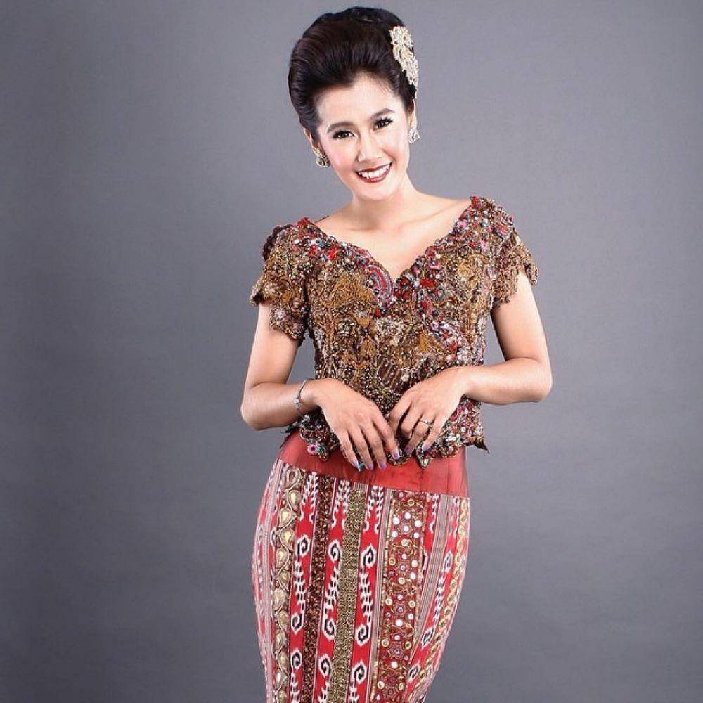 Kebaya Ardina Rasti (instagram.com/ardinarasti6)