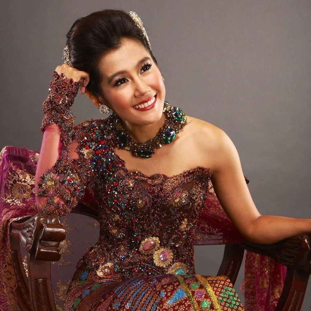 Kebaya Ardina Rasti (instagram.com/ardinarasti6)