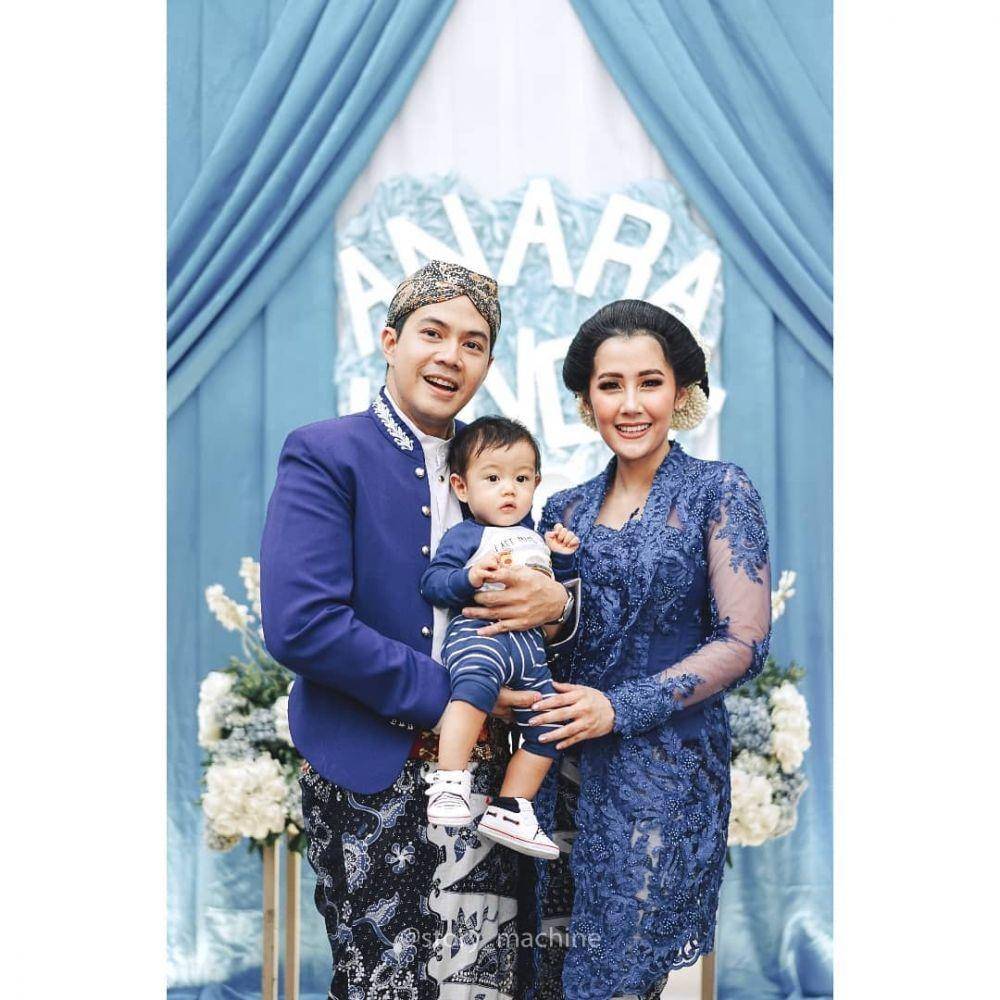 Kebaya Ardina Rasti (instagram.com/arieandika10)
