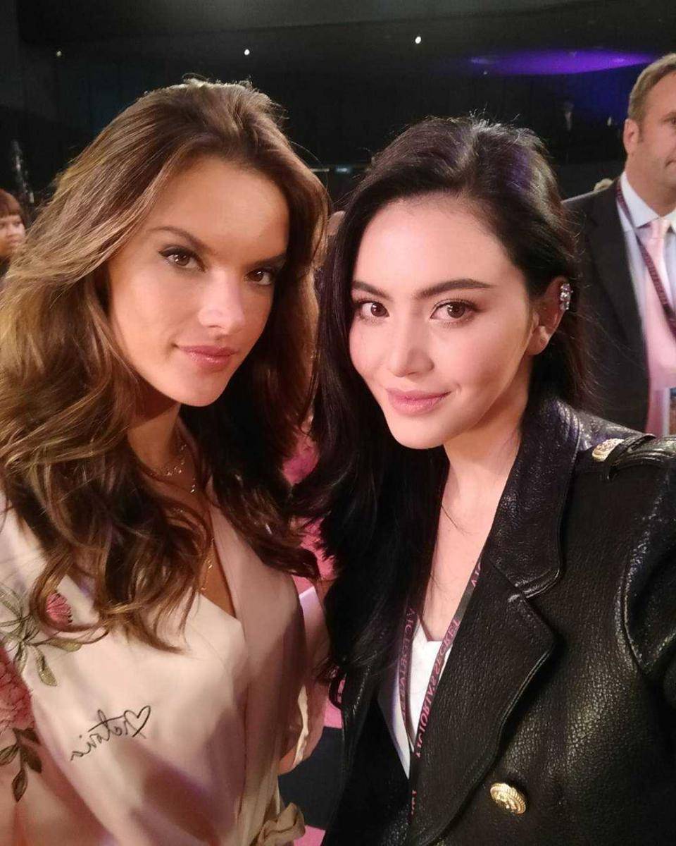 Mai Davika dan Alessandra Ambrosio (instagram.com/davikah)